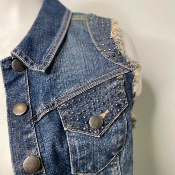Distressed jean vest - Picture 3 of 3
